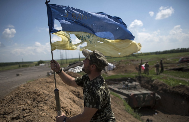 Басурин: силовики продолжают стягивать технику к линии соприкосновения Басурин: силовики продолжают стягивать технику к линии соприкосновения