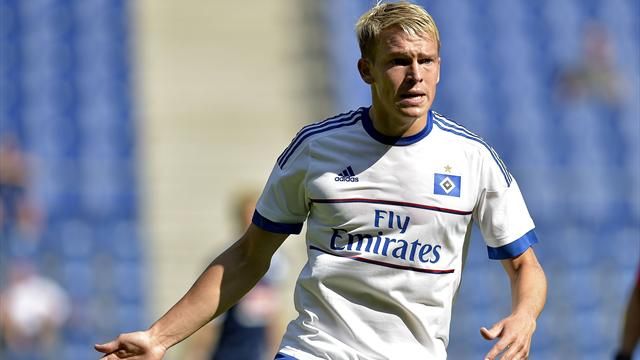 Нападающий Гамбурга Руднев госпитализирован после укуса жены в язык