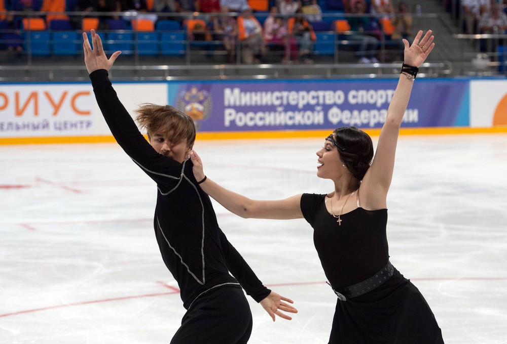 Елена Ильиных и Руслан Жиганшин во время открытого проката сборной России в Сочи