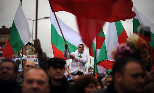 AC Milan s Brazilian forward Kaka talks with referee Mauro Bergonzi