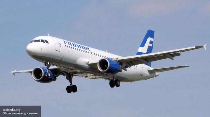 Летевший в Санкт-Петербург самолет экстренно сел в Нижнем из-за плохого самочувствия пассажира