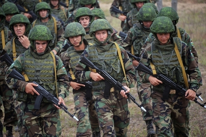 Военнослужащие вооруженных сил Таджикистана