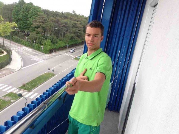 Максим Маурер погиб после падения с пятого этажа