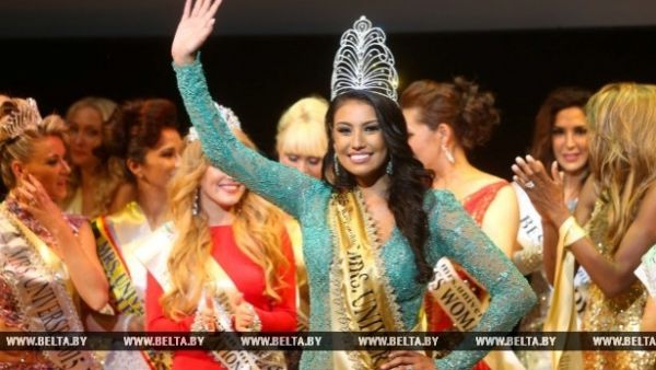 Титул Миссис Вселенная-2015 завоевала индианка из Канады