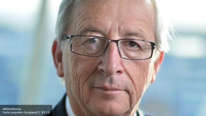 Юнкер рассказал о полумиллионе прибывших в Европу беженцев с начала года