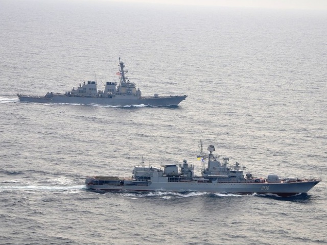 На чужом корабле: Украина и НАТО проведут военные учения в Черном море