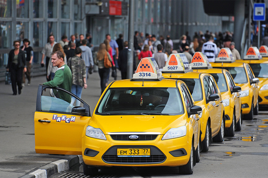 Максим Ликсутов: Почти на 30 процентов подешевели услуги московских такси