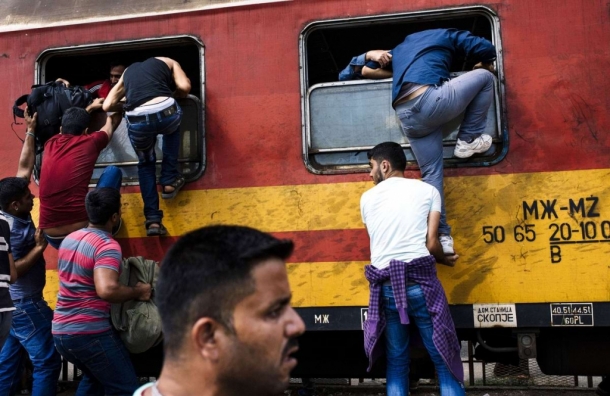 С середины сентября Венгрия может ввести чрезвычайное положение в стране