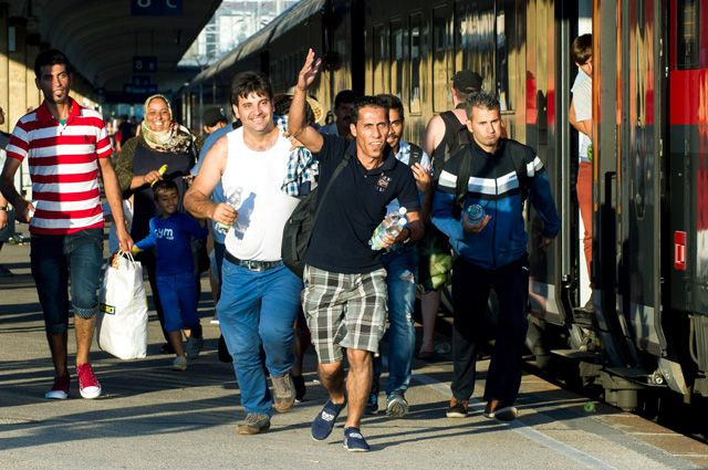 2 тысячи беженцев застряли на австрийско-венгерской границе 2 тысячи беженцев застряли на австрийско-венгерской границе